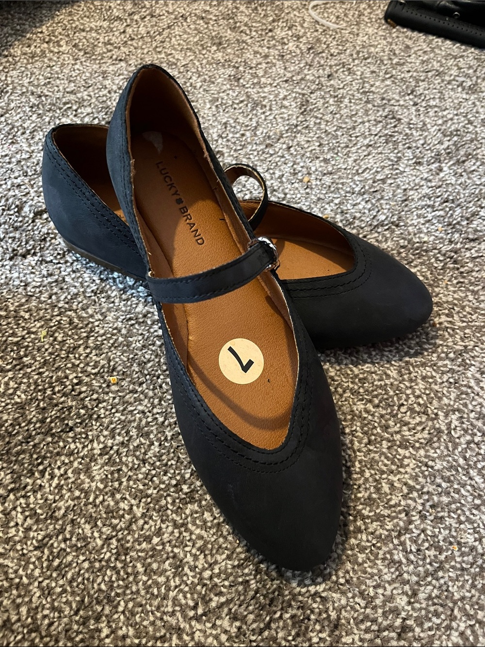 NEW  Lucky Brand Black Leather Albajane  Flats Shoes  SZ 7 - Picture 4 of 8